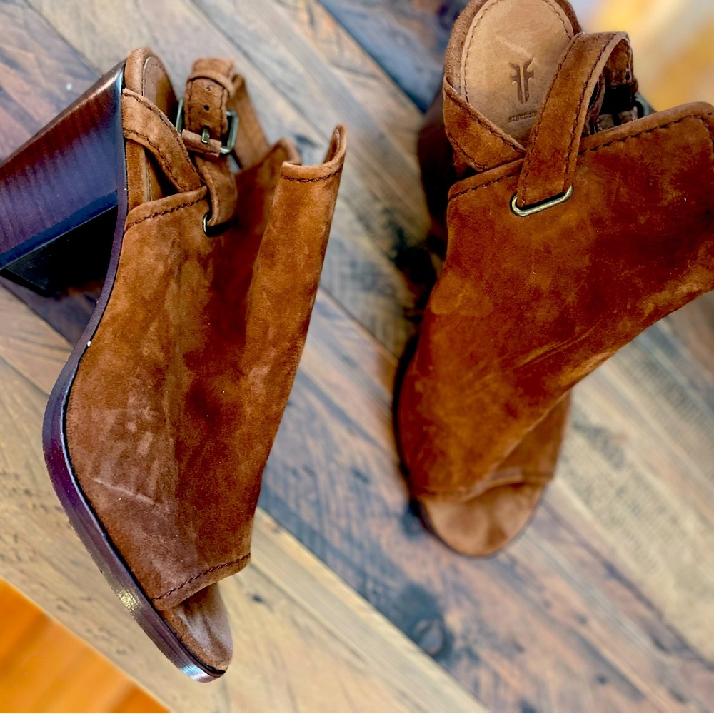 Frye Sandal Boots Size 10. Rarely worn smoke free home